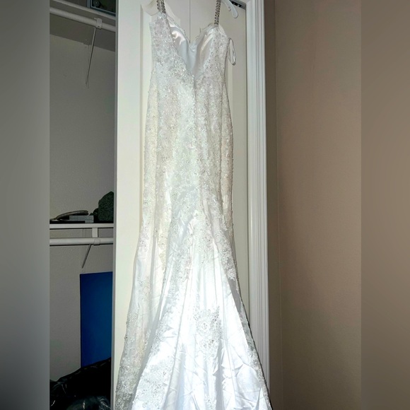 Size 6 Morilee wedding dress. - Picture 1 of 9